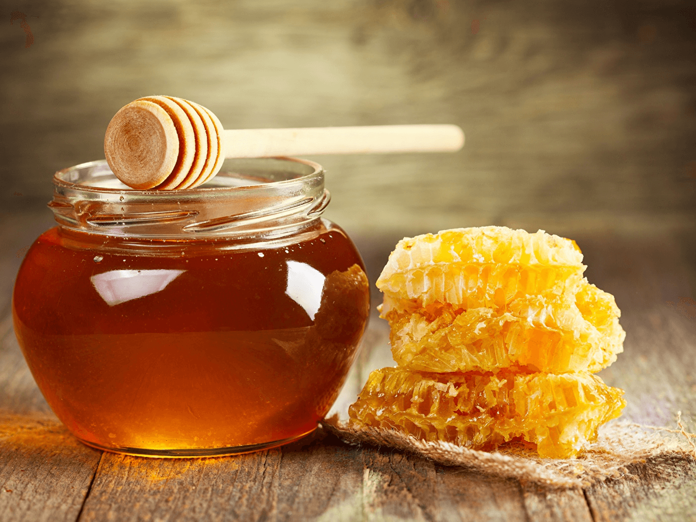 Купить мед в Москве по оптовой цене  — от 300 рублей за 600 г