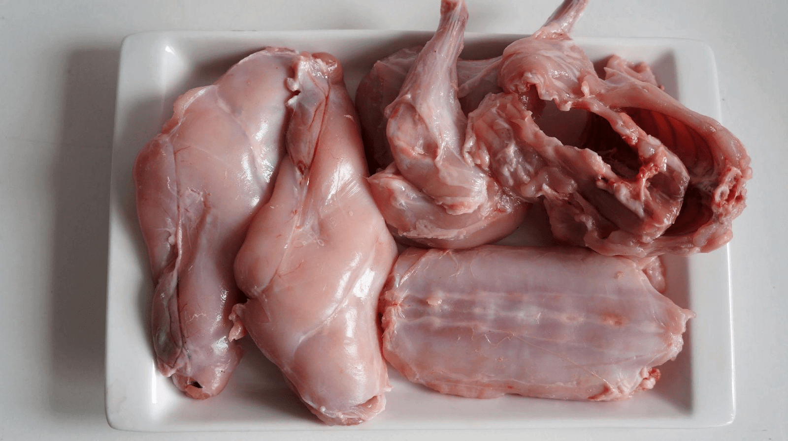 Выгодная покупка мяса кролика - по цене 520 руб за кг