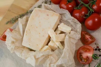 Сыр Лоудия с аджикой  0.15 - 0.3 кг 2160 руб./кг